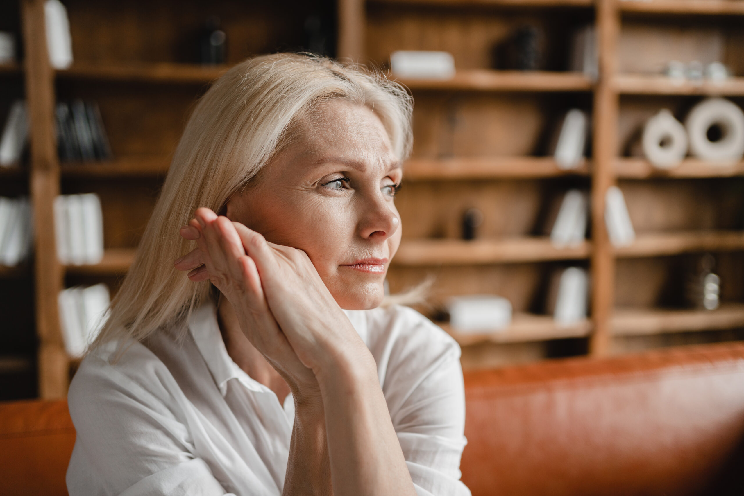 mulher de meia idade durante a menopausa